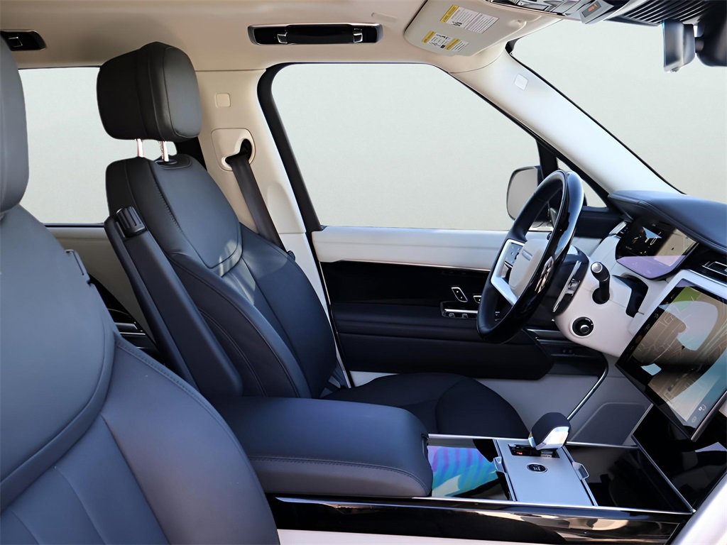 Used 2024 Land Rover Range Rover Long Wheelbase SE image 8