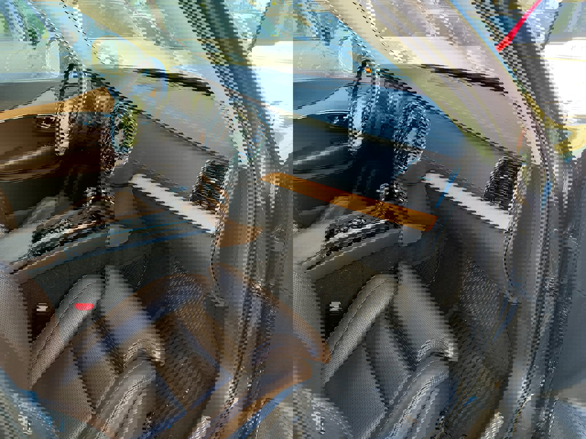 Used 2020 Volvo XC90 T6 Inscription w/ Protection Package image 24