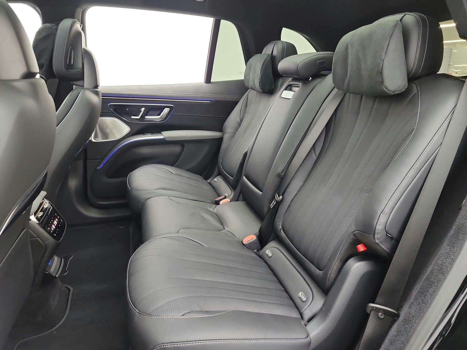 New 2026 Mercedes-Benz EQS 400 4MATIC SUV image 11
