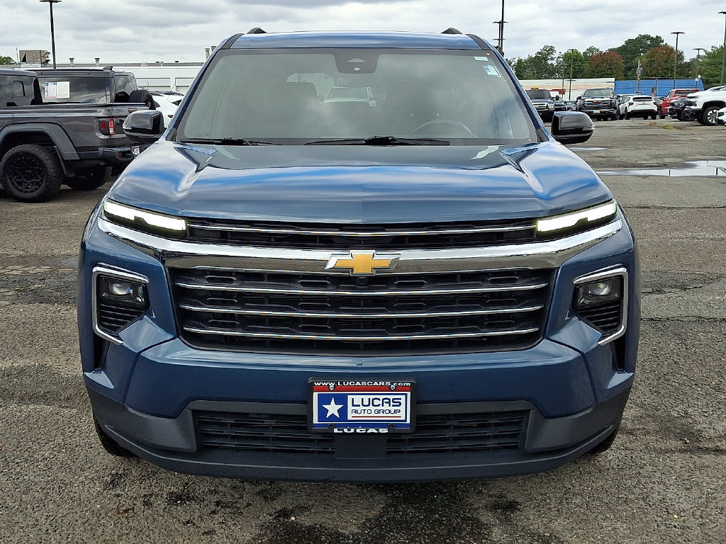 Used 2025 Chevrolet Traverse LT AWD/4WD image 4
