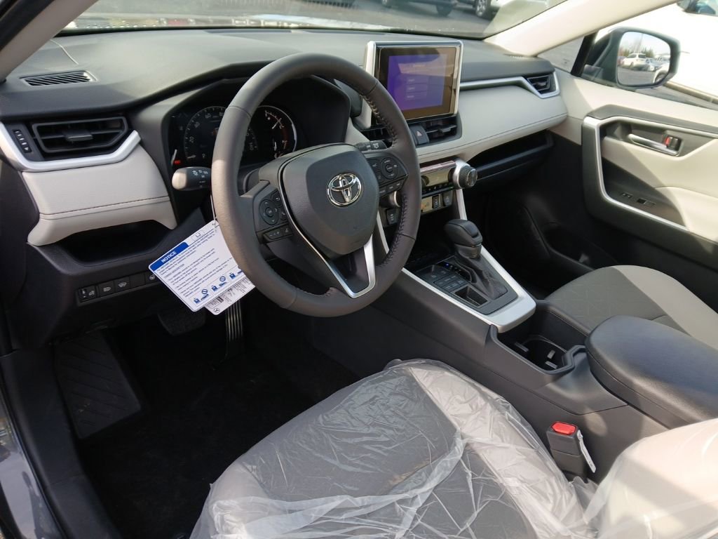 New 2025 Toyota RAV4 XLE image 7