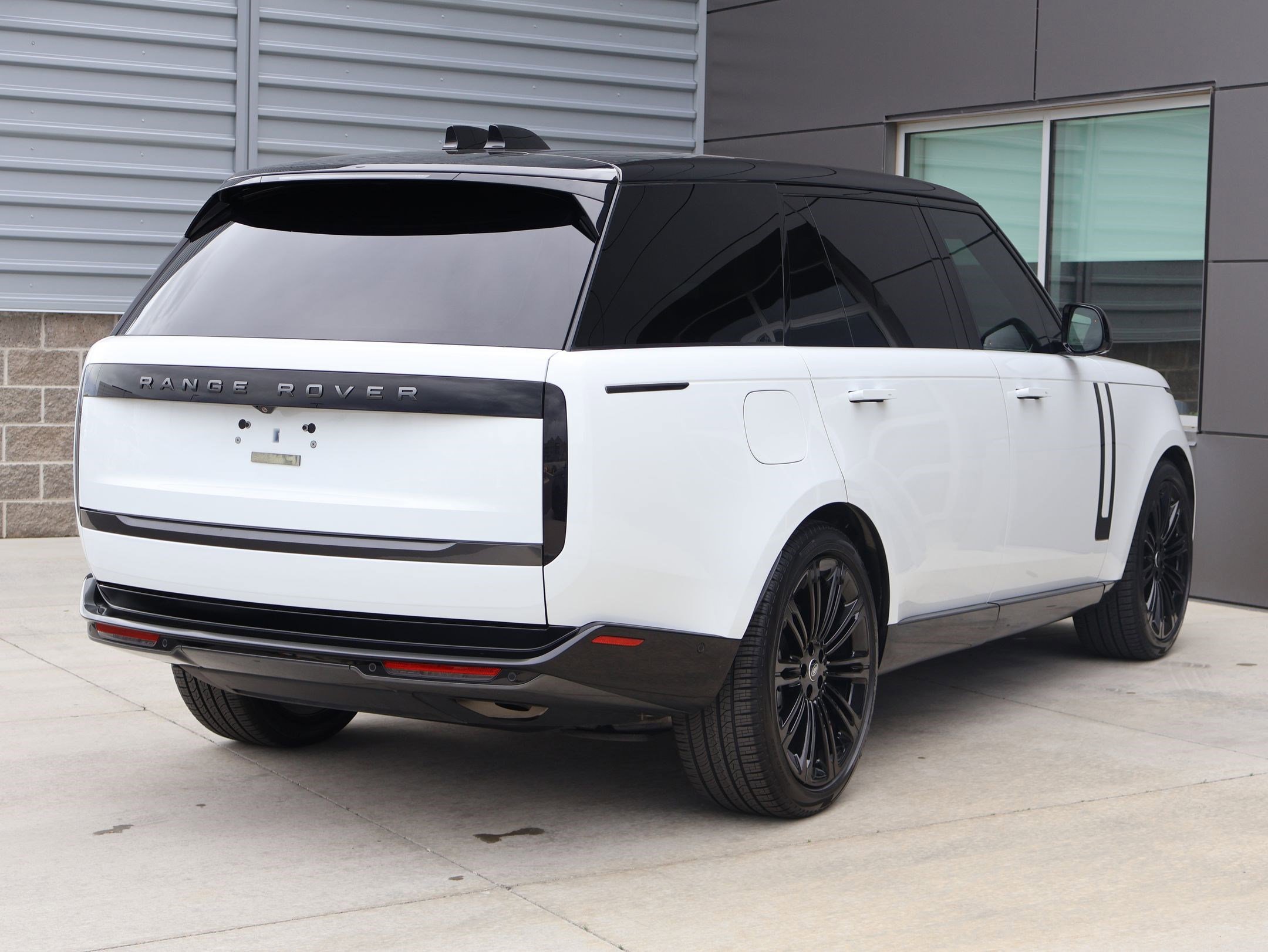 Certified 2024 Land Rover Range Rover Long Wheelbase SE image 7