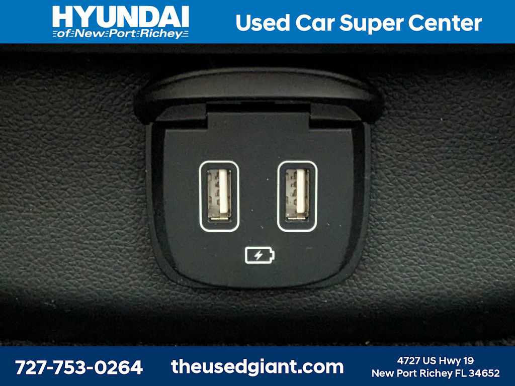 Used 2022 Genesis GV70 2.5T w/ Select Package AWD/4WD image 19