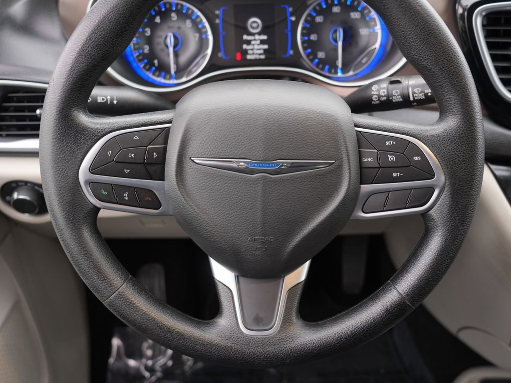Used 2020 Chrysler Voyager LX FWD image 24