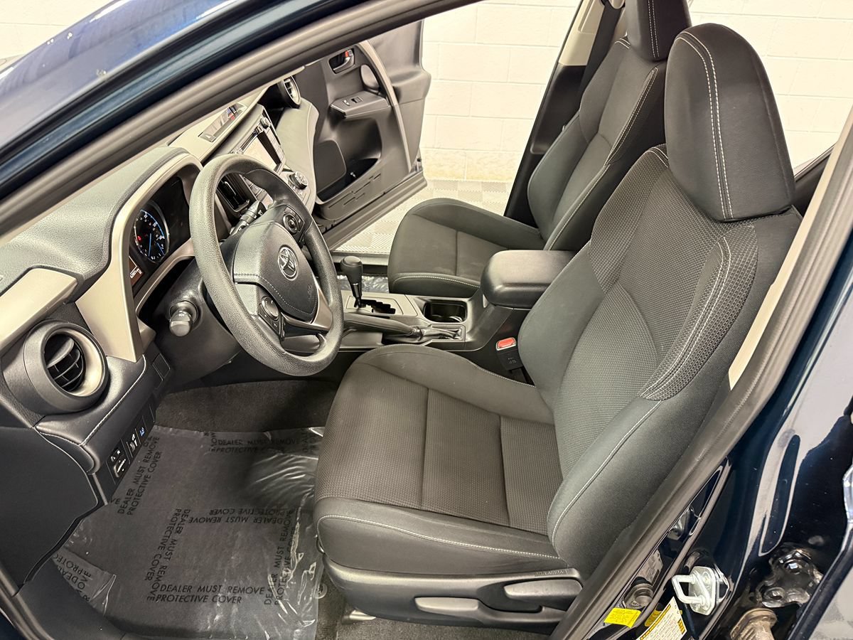Used 2018 Toyota RAV4 LE AWD/4WD image 11