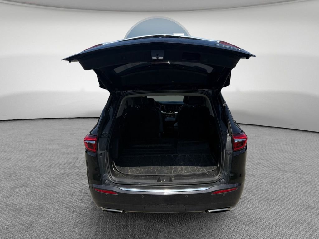 Used 2019 Buick Enclave Essence w/ LPO, Luxury Package image 7