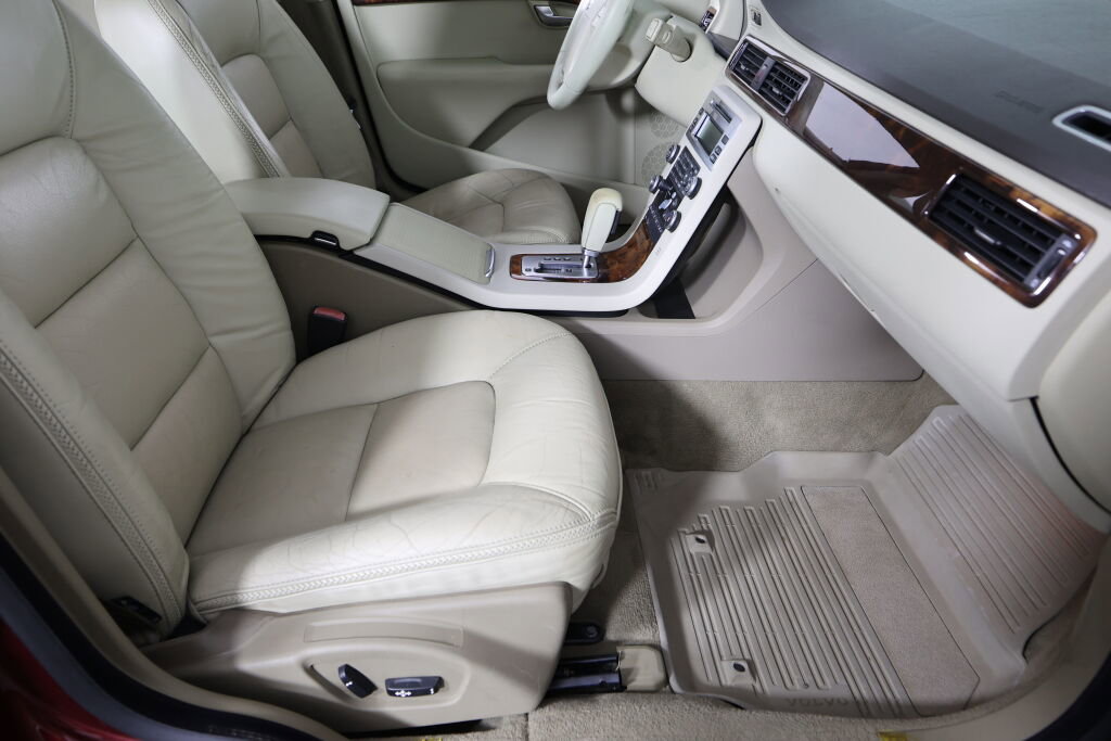 Used 2009 Volvo XC70 3.2 image 27