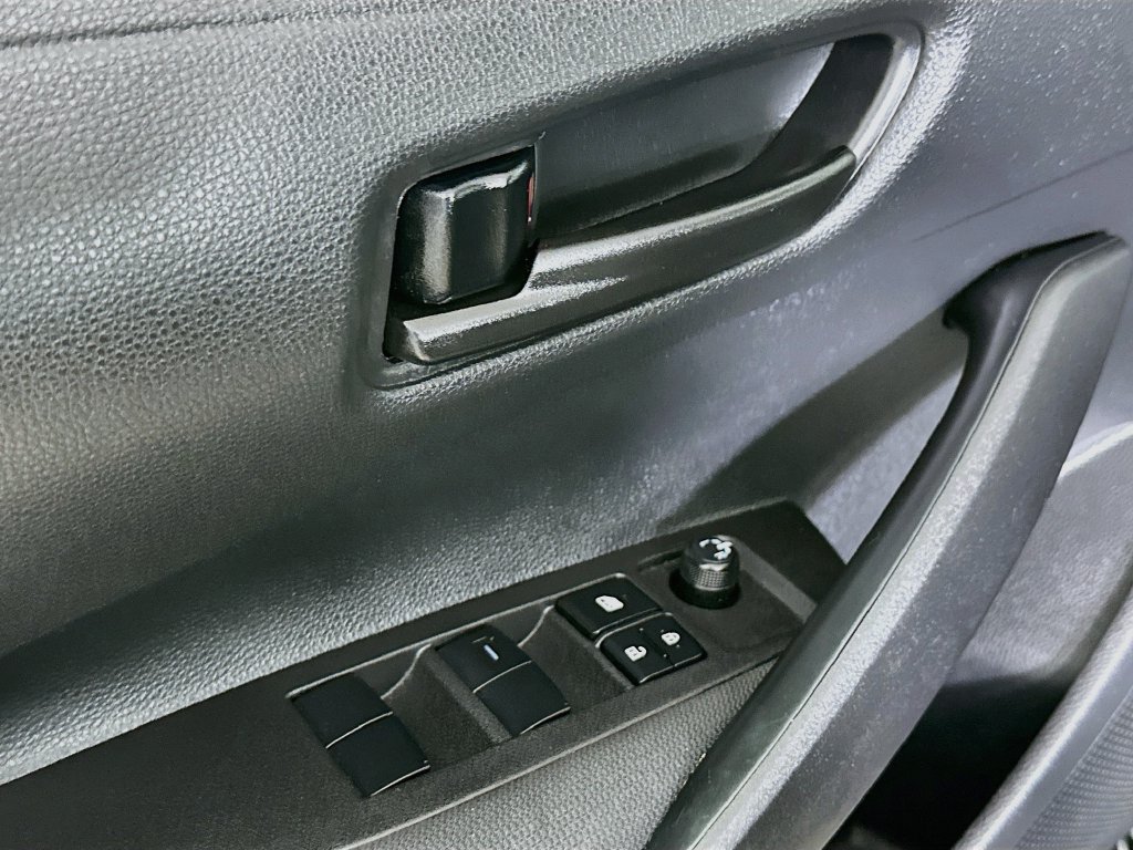 Used 2025 Toyota Corolla LE FWD image 21