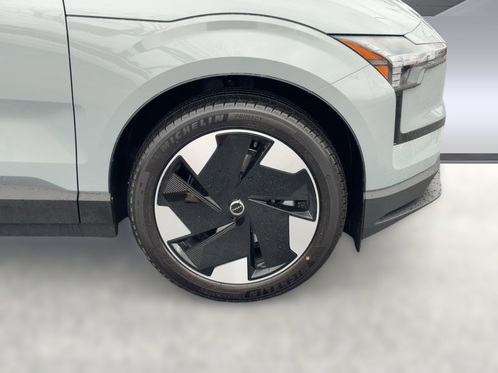 New 2026 Volvo EX30 Plus w/ Protection Package image 12