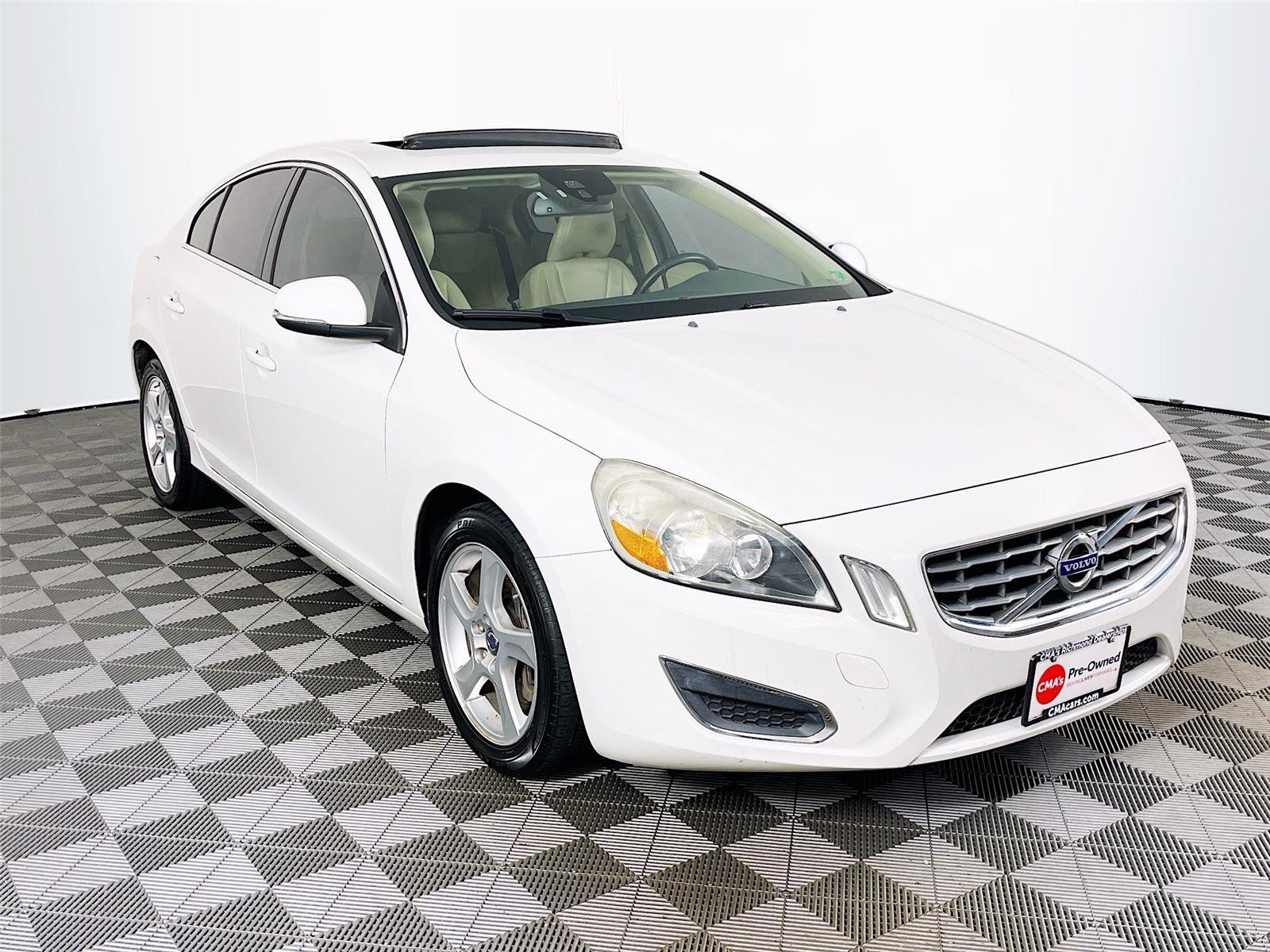 Used 2012 Volvo S60 T5 image 1