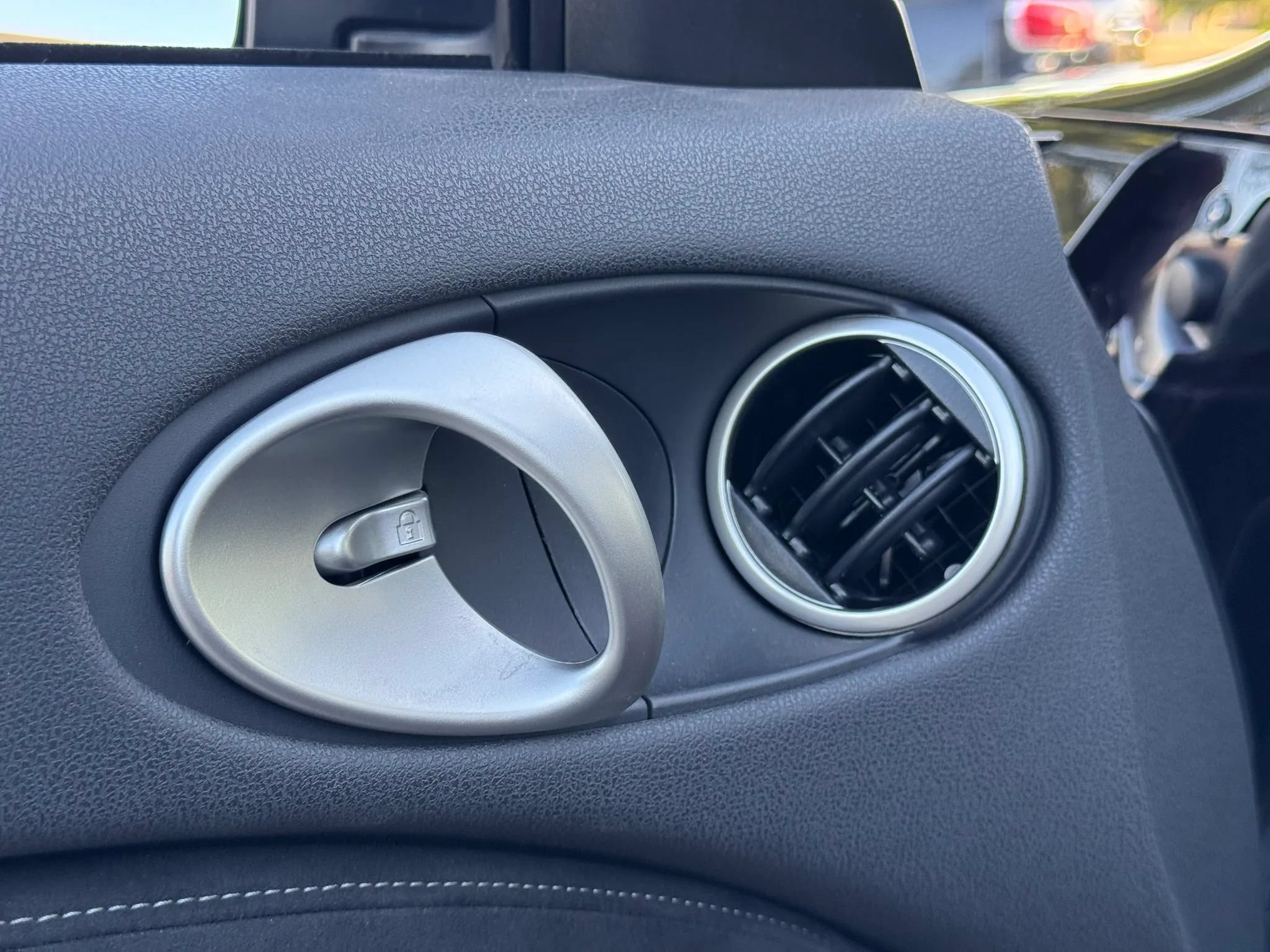 Used 2014 Nissan 370Z Touring w/ Sport Package RWD image 11
