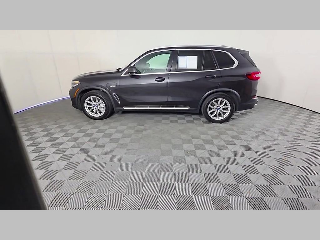 Used 2022 BMW X5 xDrive45e w/ Premium Package image 47