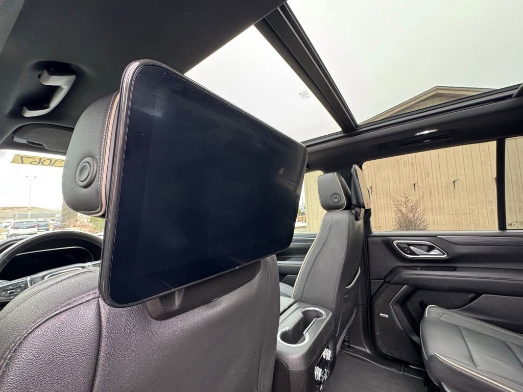 Used 2024 GMC Yukon SLT w/ SLT Luxury Package image 33