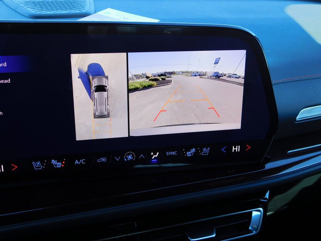 New 2026 Chevrolet Traverse RS w/ LPO, Floor Liner Package image 40