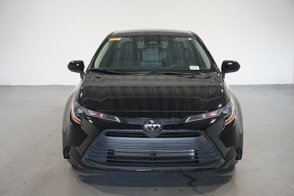 Certified 2025 Toyota Corolla LE FWD image 2