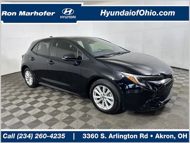 Used 2025 Toyota Corolla SE w/ SE Package image 1