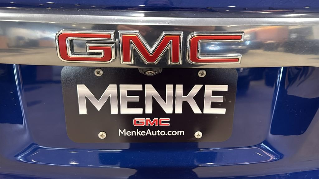 Used 2023 GMC Acadia AT4 w/ Technology Package image 9