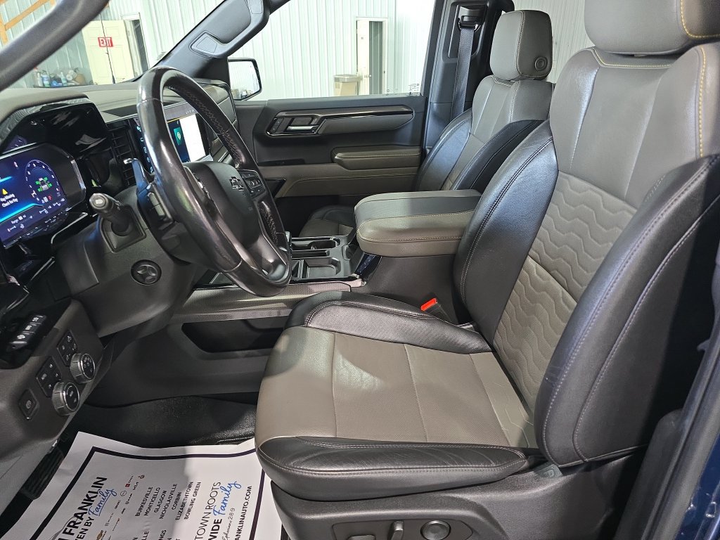 Used 2023 Chevrolet Silverado 1500 ZR2 w/ Technology Package AWD/4WD image 13