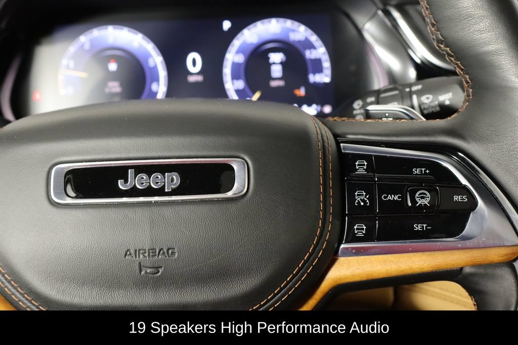 Used 2025 Jeep Grand Cherokee L Summit AWD/4WD image 10