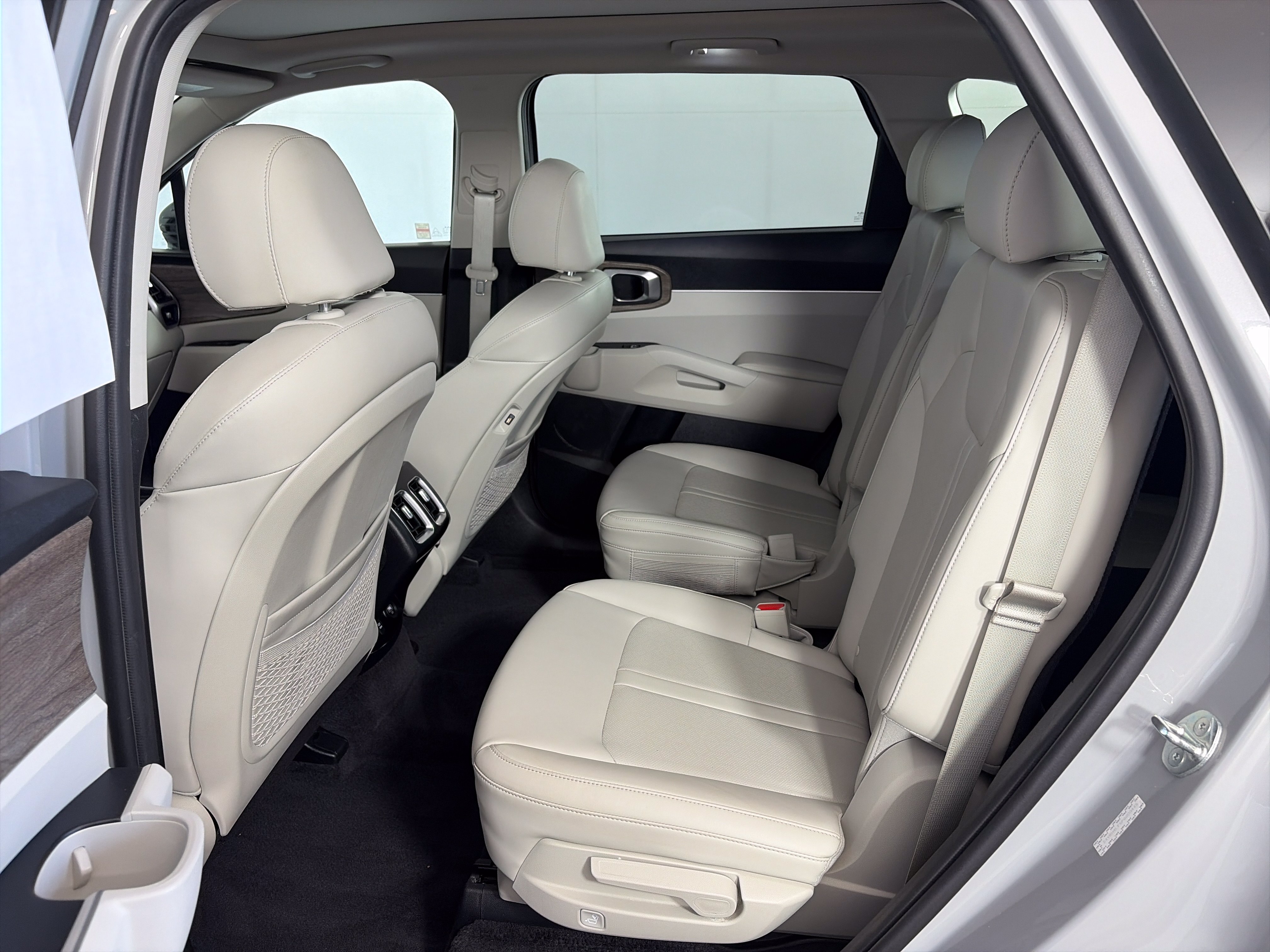 Certified 2023 Kia Sorento EX w/ Panoramic Sunroof Package FWD image 7