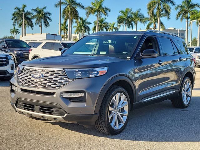 Certified 2023 Ford Explorer Platinum w/ Technology Package AWD/4WD image 3