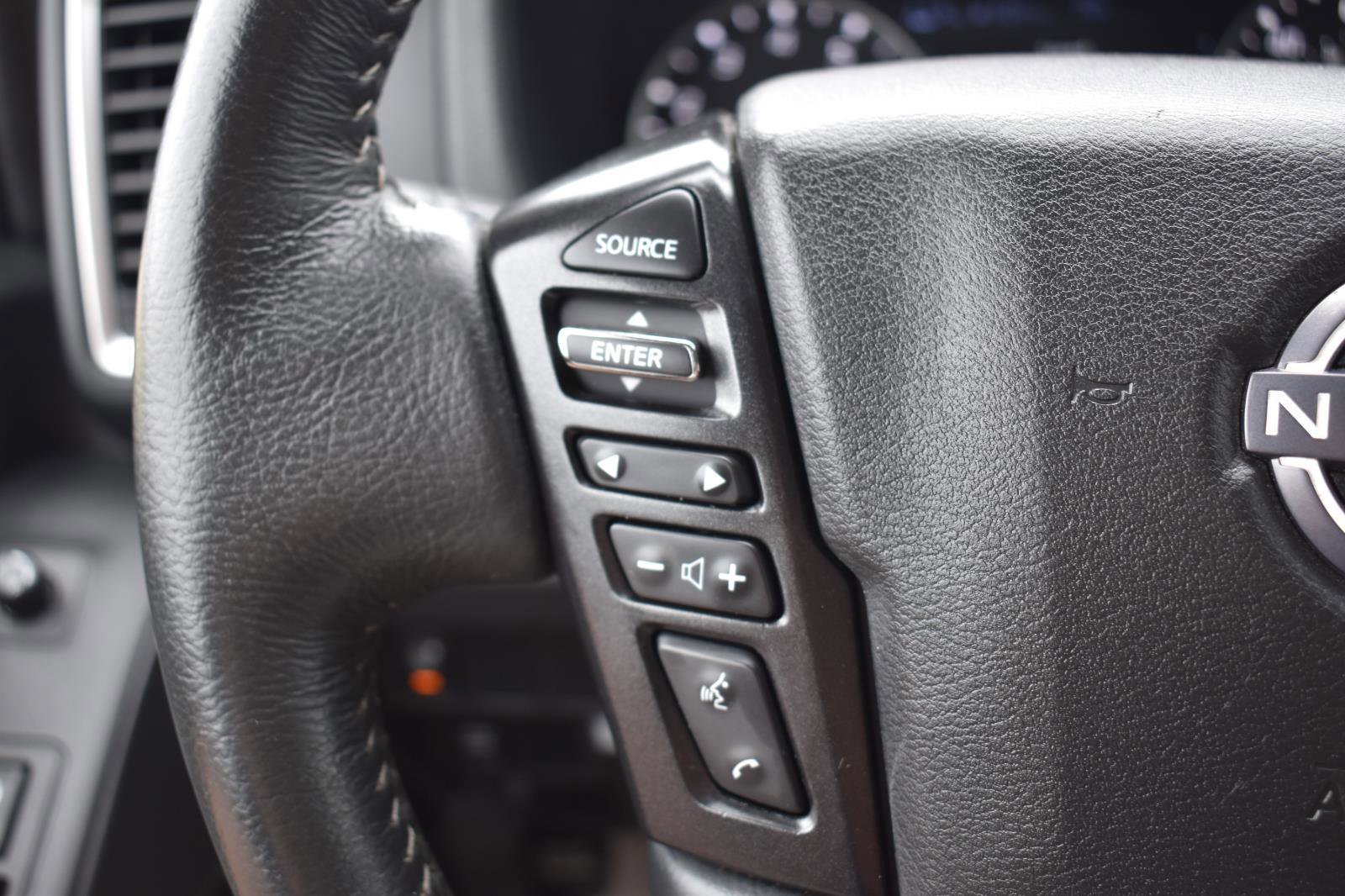 Used 2024 Nissan Frontier SV w/ SV Convenience Package RWD image 34