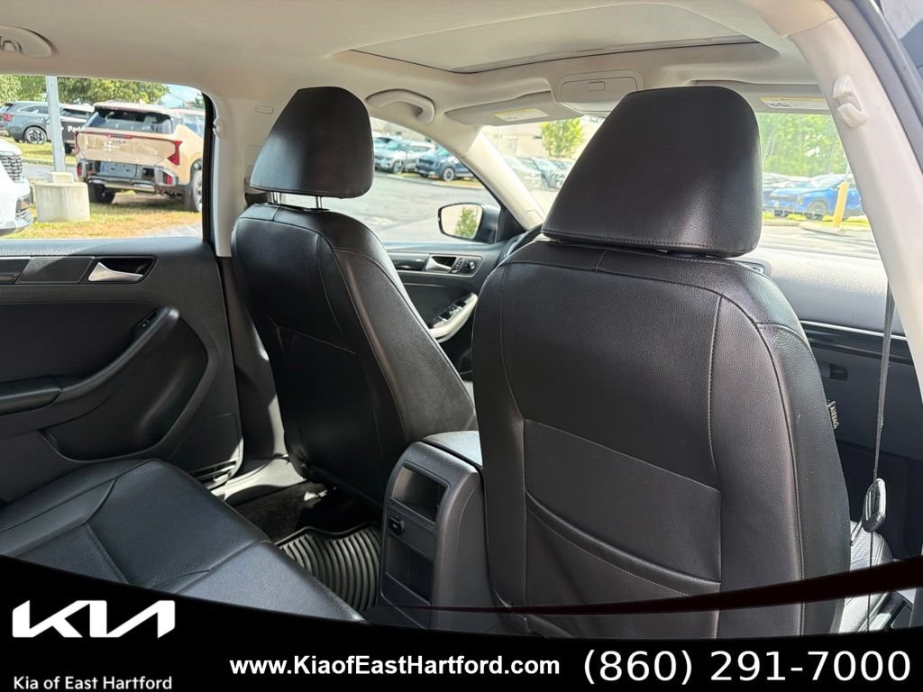 Used 2016 Volkswagen Jetta SEL w/ Lighting Package FWD image 13