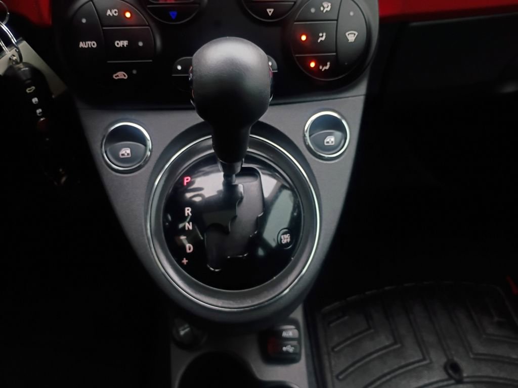 Used 2017 FIAT 500 Lounge image 10