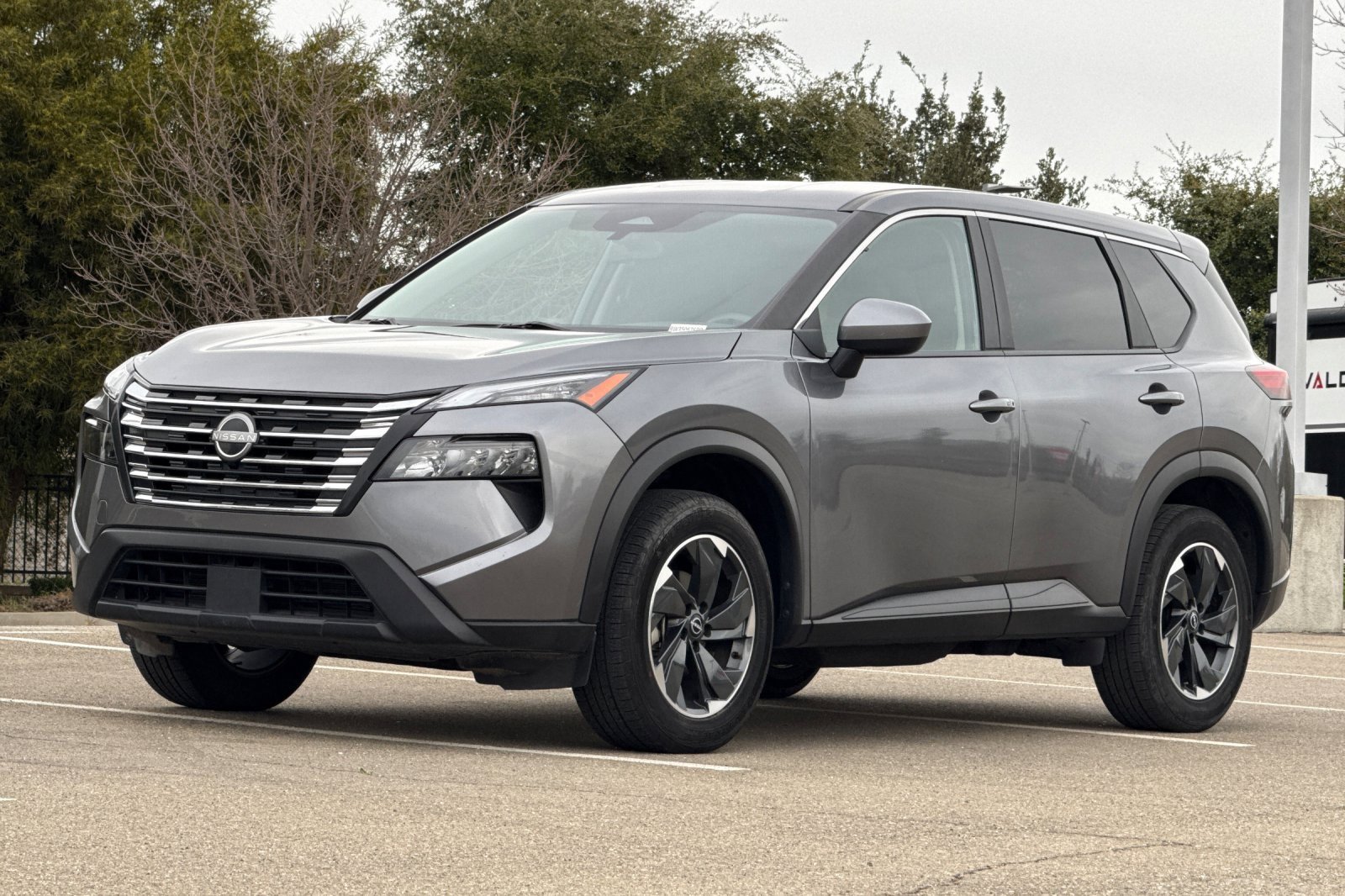 Used 2024 Nissan Rogue SV image 8