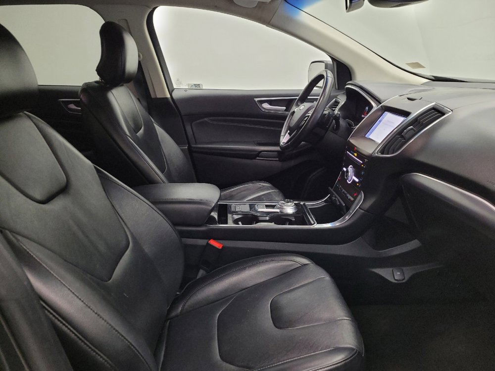 Used 2019 Ford Edge Titanium w/ Cold Weather Package AWD/4WD image 21