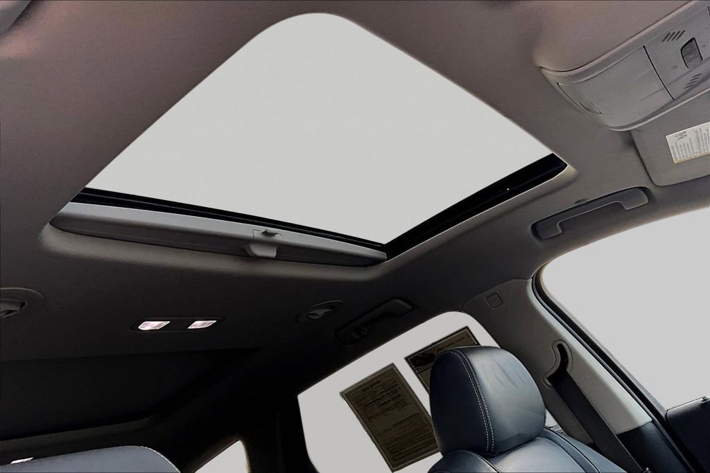 Used 2021 Buick Enclave Premium w/ Sun and Sites Package FWD image 28