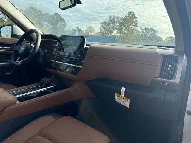 Used 2025 Nissan Pathfinder Platinum w/ Cargo Package image 18