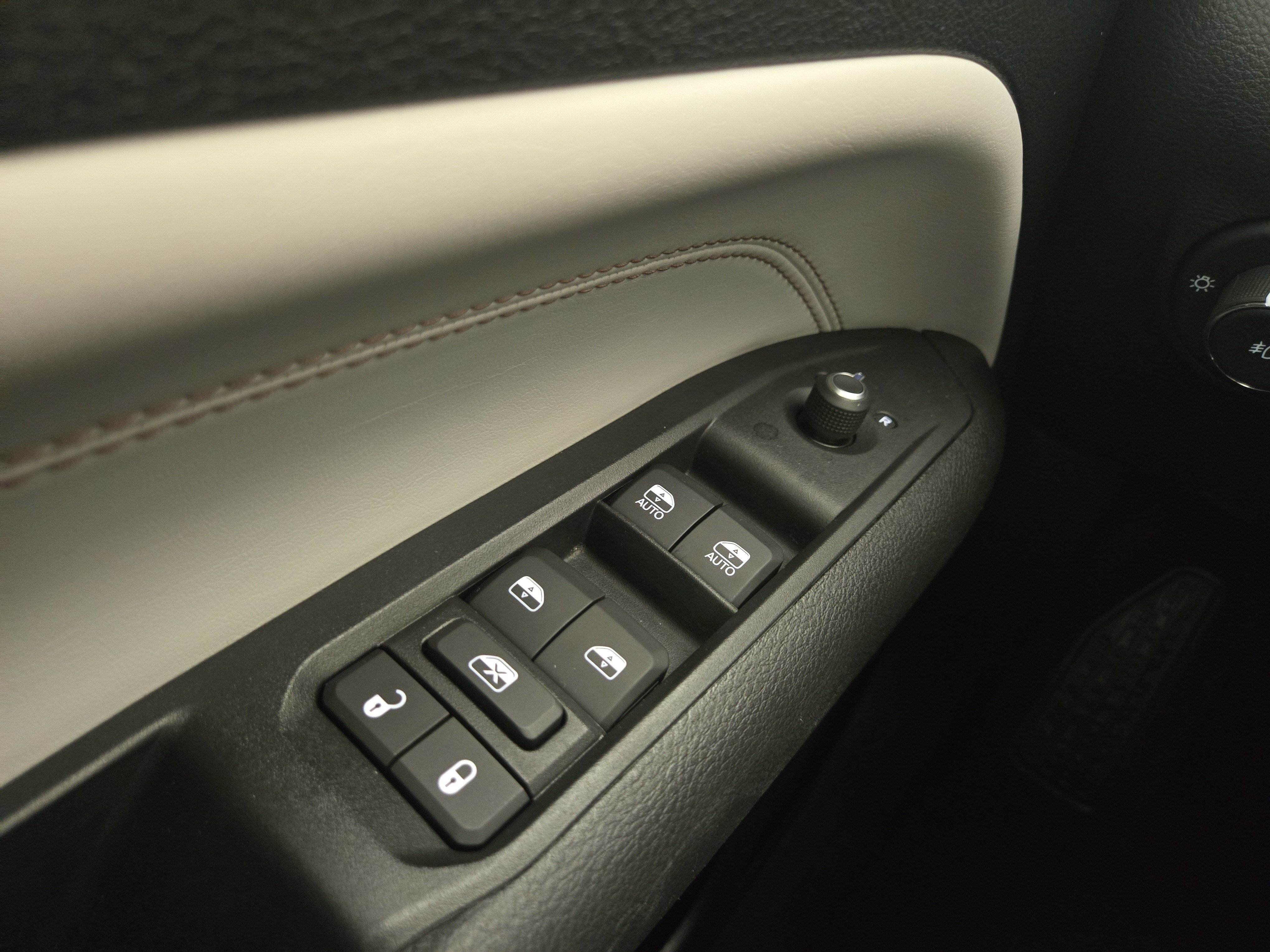 Certified 2022 Jeep Compass Limited image 29