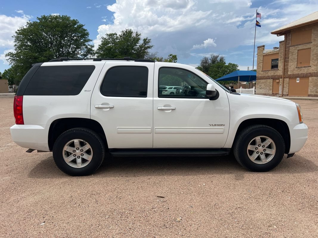 Used 2013 GMC Yukon SLT w/ SLT-2 Equipment Package AWD/4WD image 8