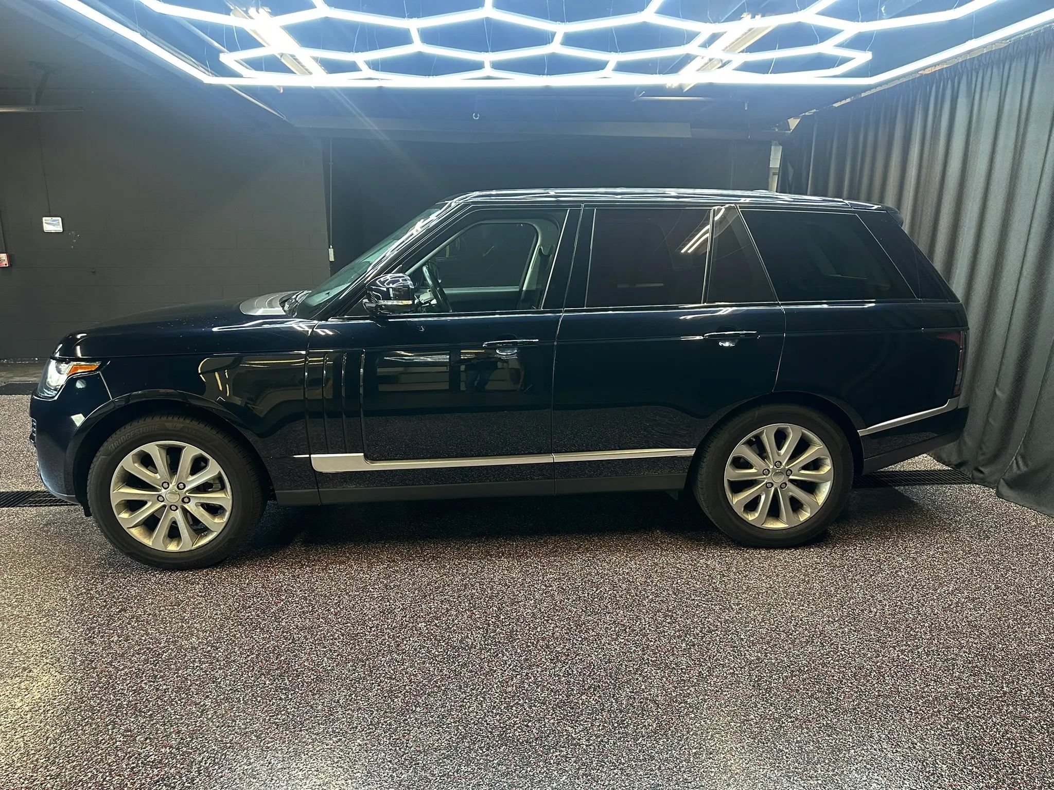 Used 2014 Land Rover Range Rover HSE AWD/4WD image 4