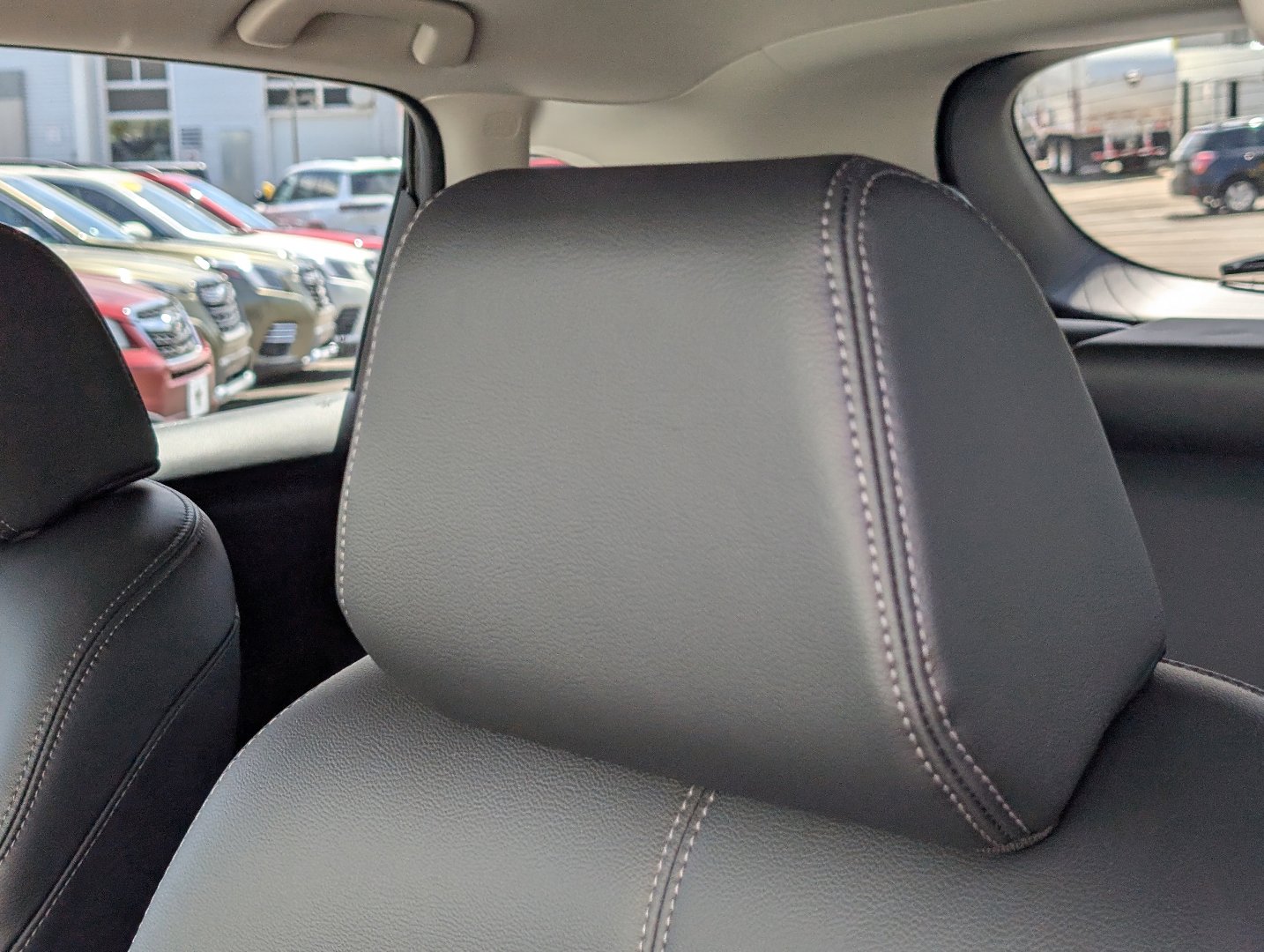 Used 2024 Honda HR-V EX-L image 12