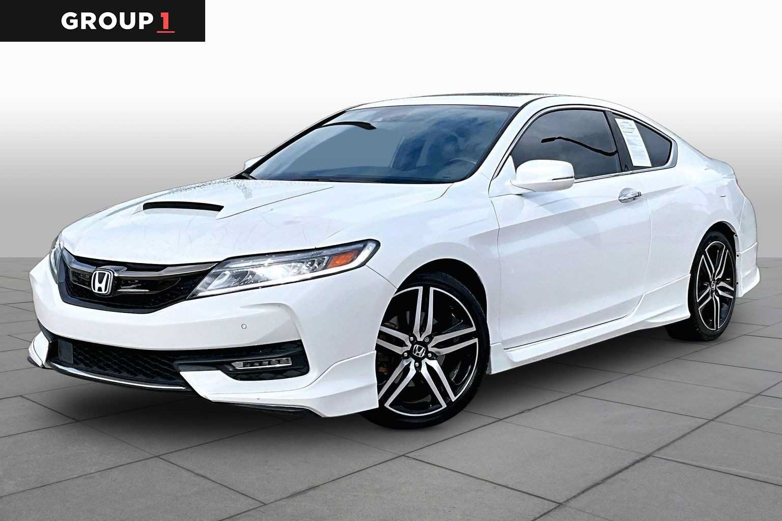Used 2016 Honda Accord Touring image 1