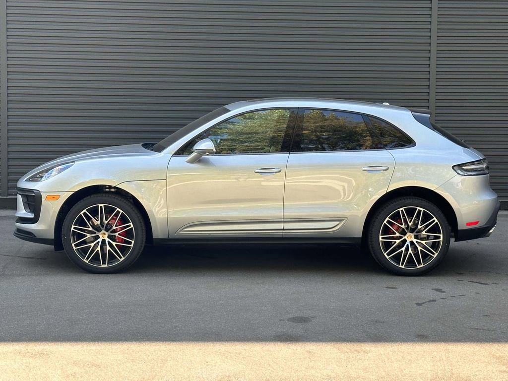 Certified 2025 Porsche Macan S AWD/4WD image 2