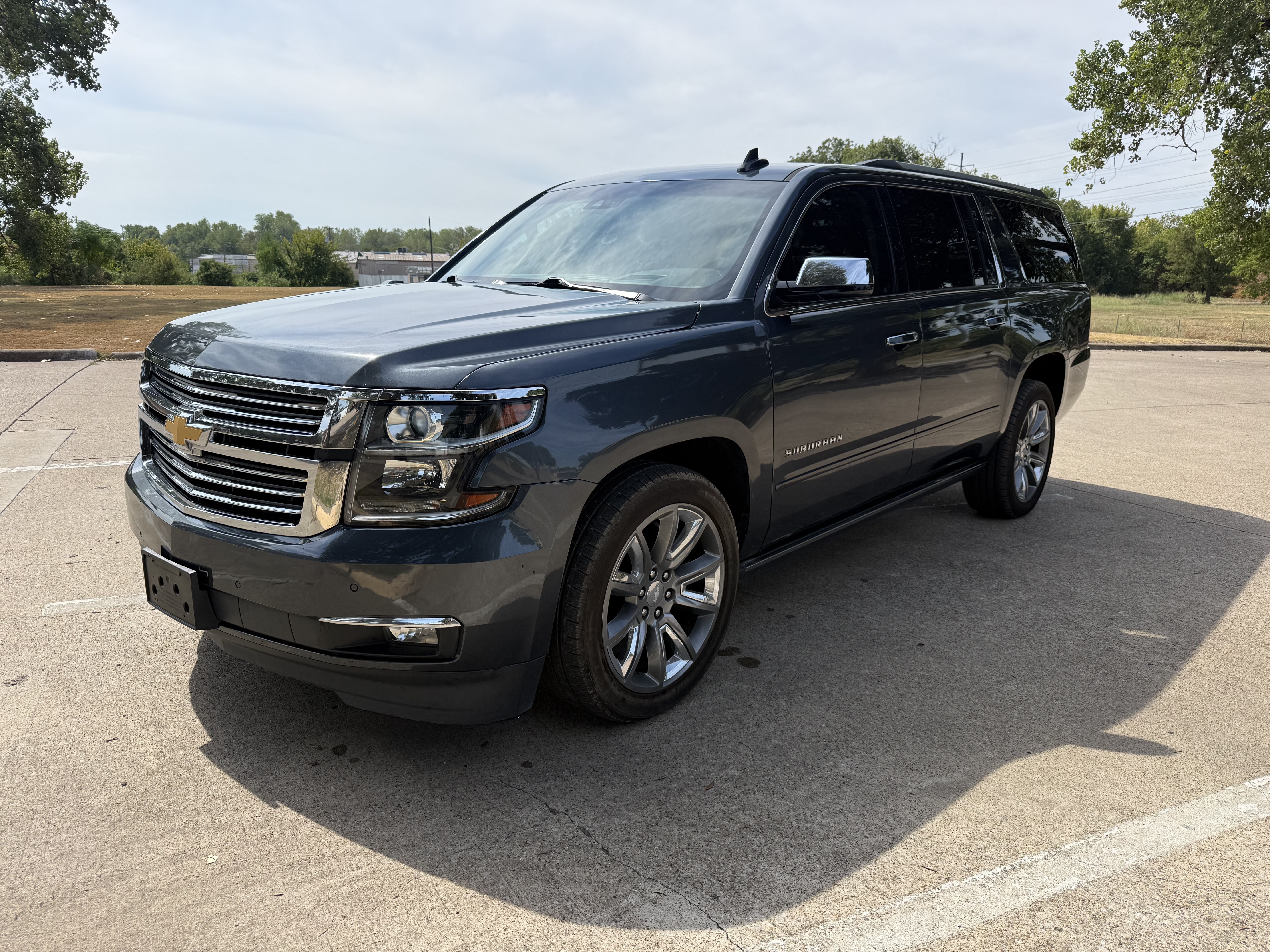Used 2019 Chevrolet Suburban Premier RWD image 1