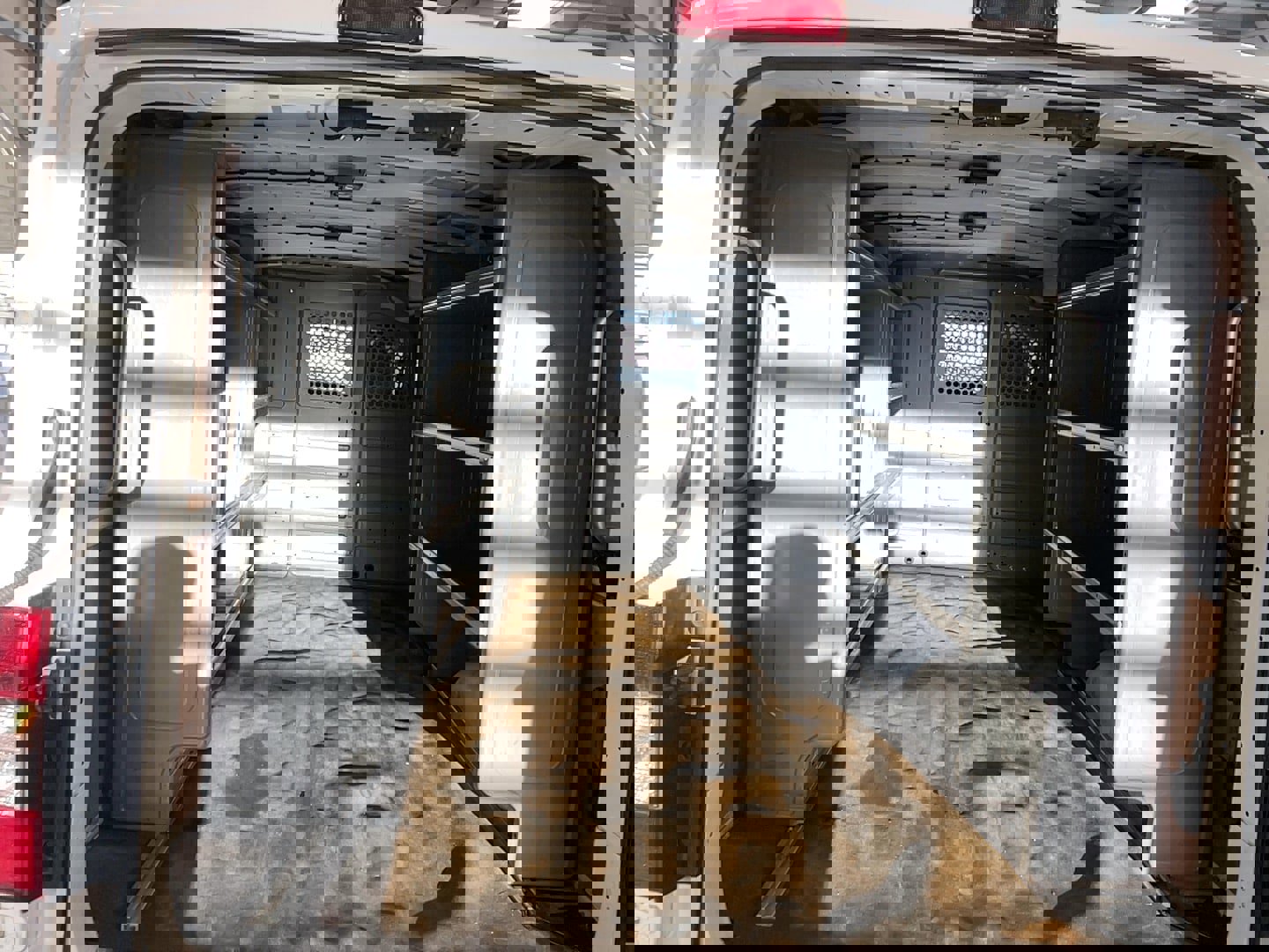 Used 2013 Nissan NV 2500 SV image 7