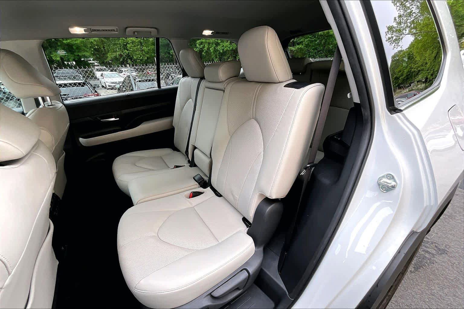 Certified 2024 Toyota Grand Highlander FWD image 20