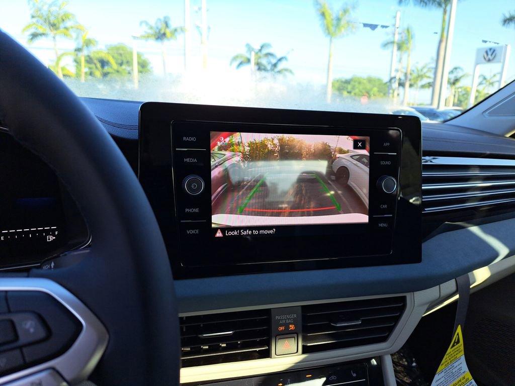 Used 2025 Volkswagen Jetta SE w/ Black Wheel Package image 19