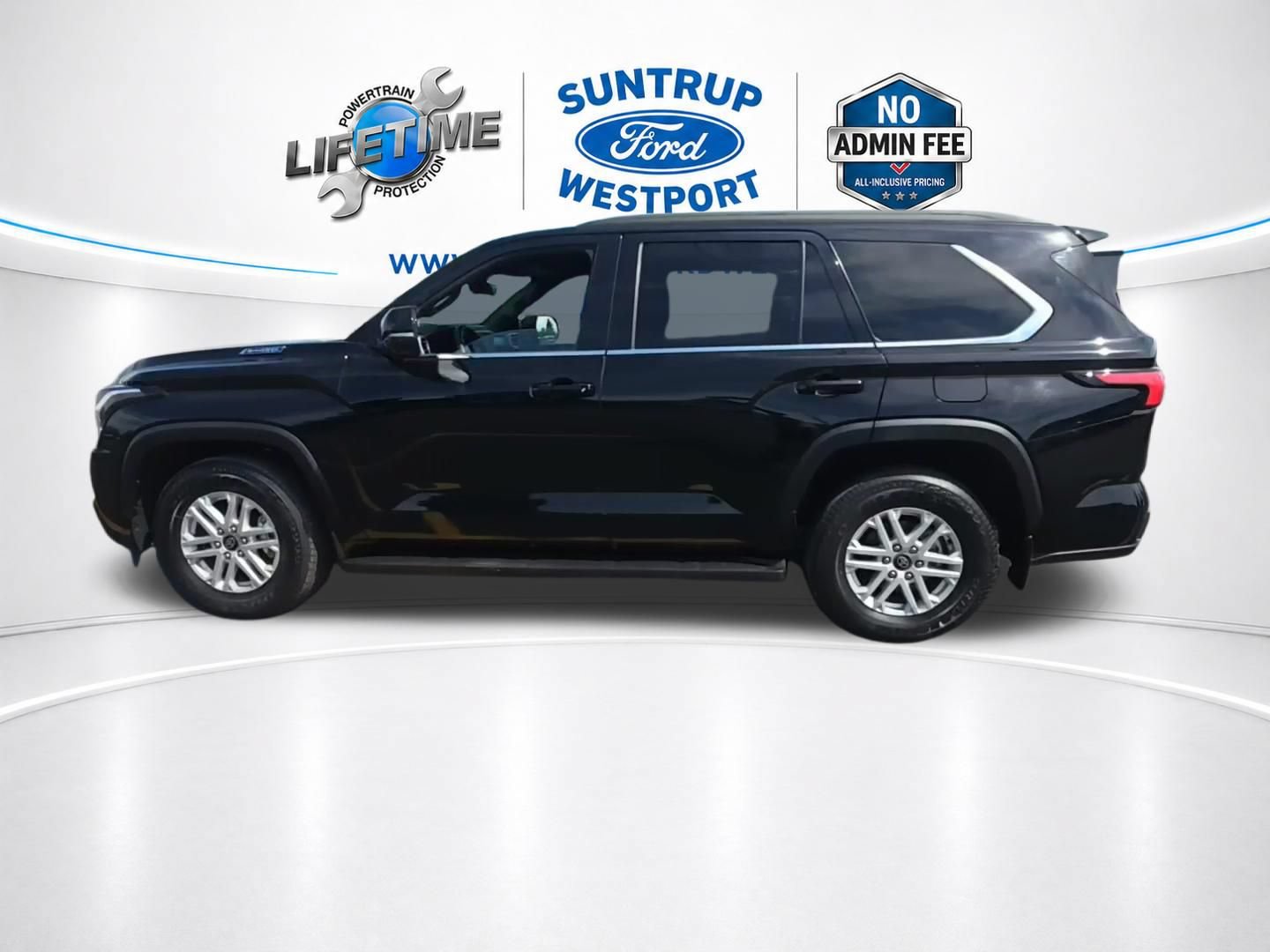 Used 2025 Toyota Sequoia SR5 AWD/4WD image 2