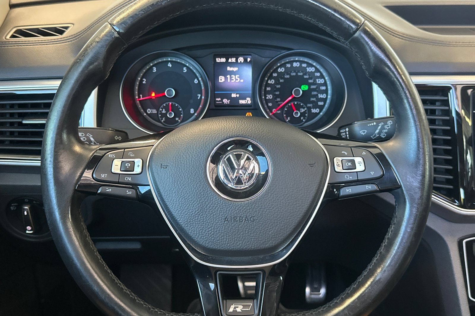 Used 2018 Volkswagen Atlas SEL AWD/4WD image 35