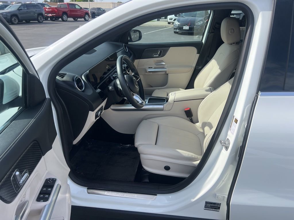 Used 2025 Mercedes-Benz GLA 250 4MATIC image 26