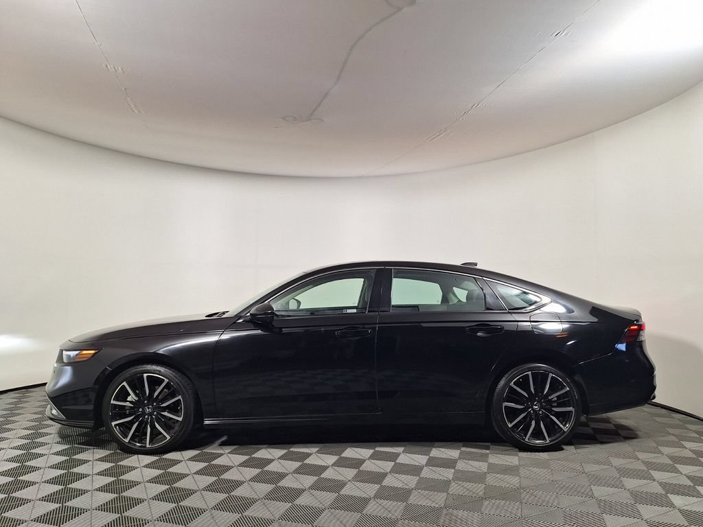Used 2023 Honda Accord Touring image 8