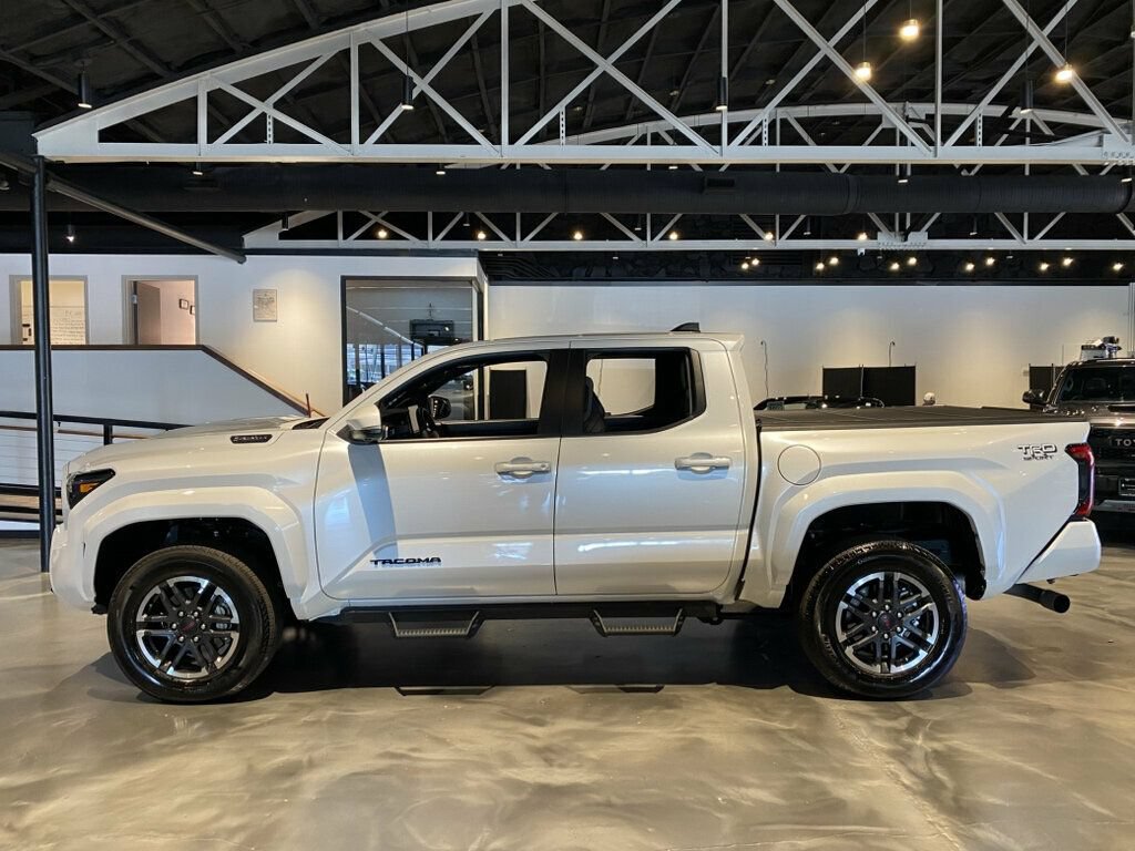 Used 2025 Toyota Tacoma TRD Sport w/ TRD Sport Premium Package AWD/4WD image 2