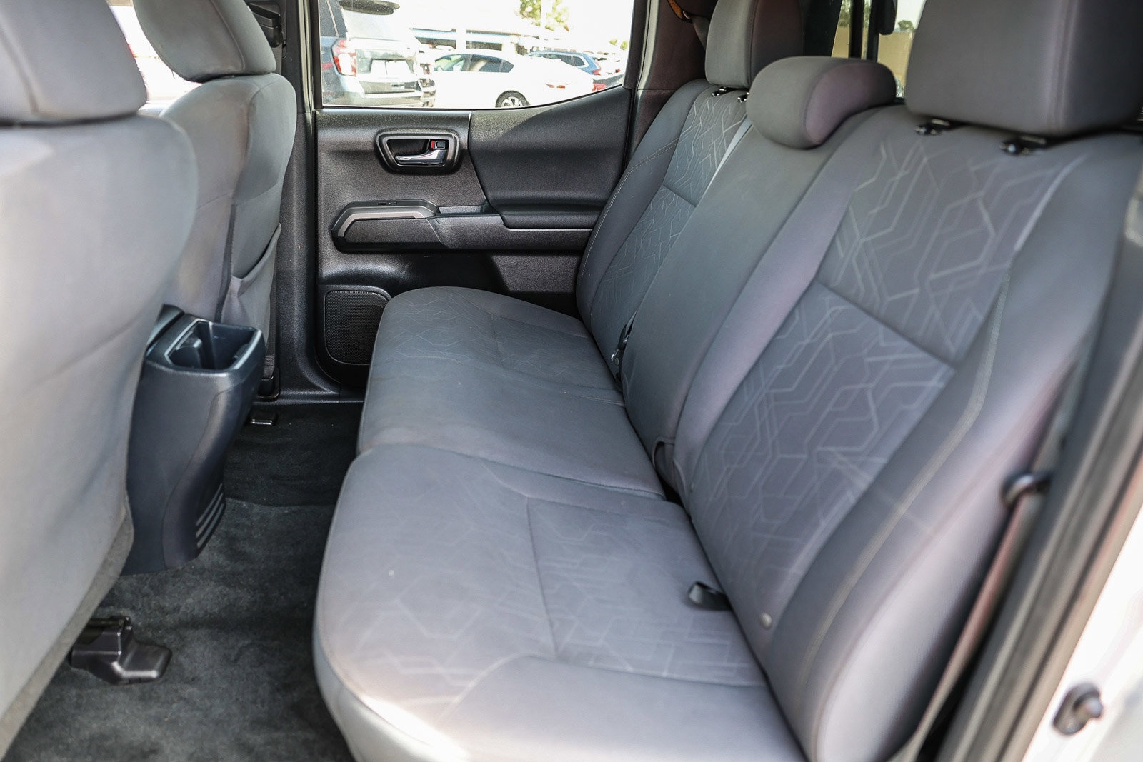 Used 2018 Toyota Tacoma TRD Off-Road w/ Technology Package image 8