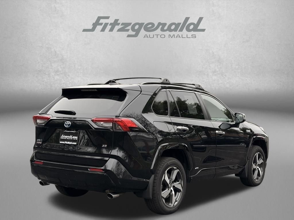 Used 2022 Toyota RAV4 SE w/ Weather & Moonroof Package image 7