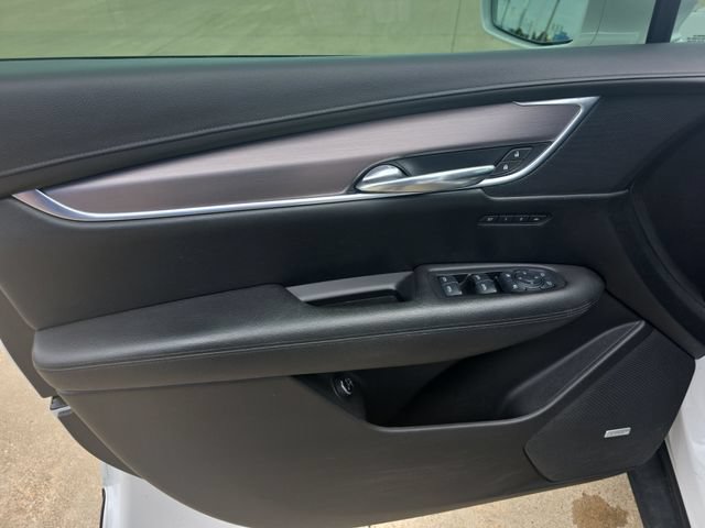 Used 2017 Cadillac XT5 Premium Luxury w/ Advanced Security Package FWD image 10